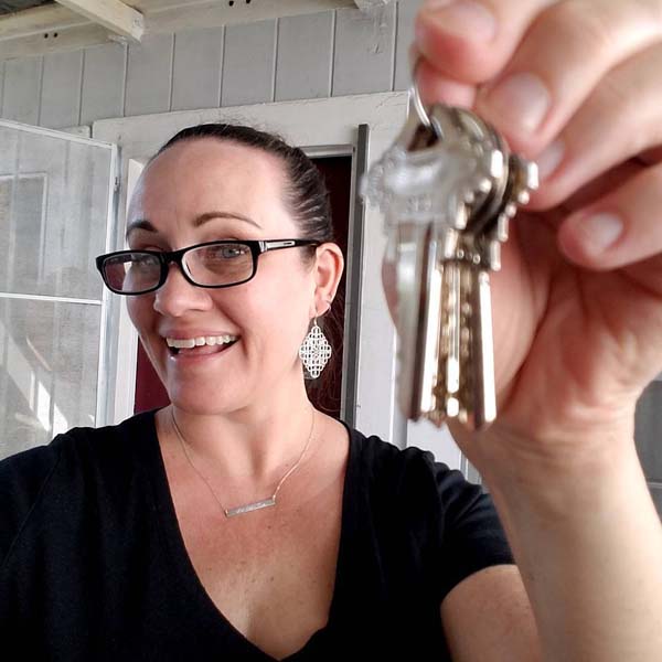 Karen gets keys to the new spa location in Mission Hills
